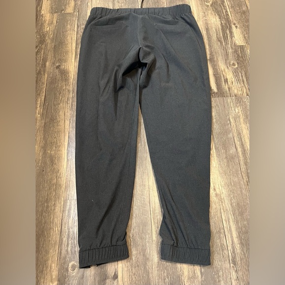 Albion JetSetter Joggers in Charcoal Gray Gold Zipper Wrinkle Free Fabric - Picture 7 of 8